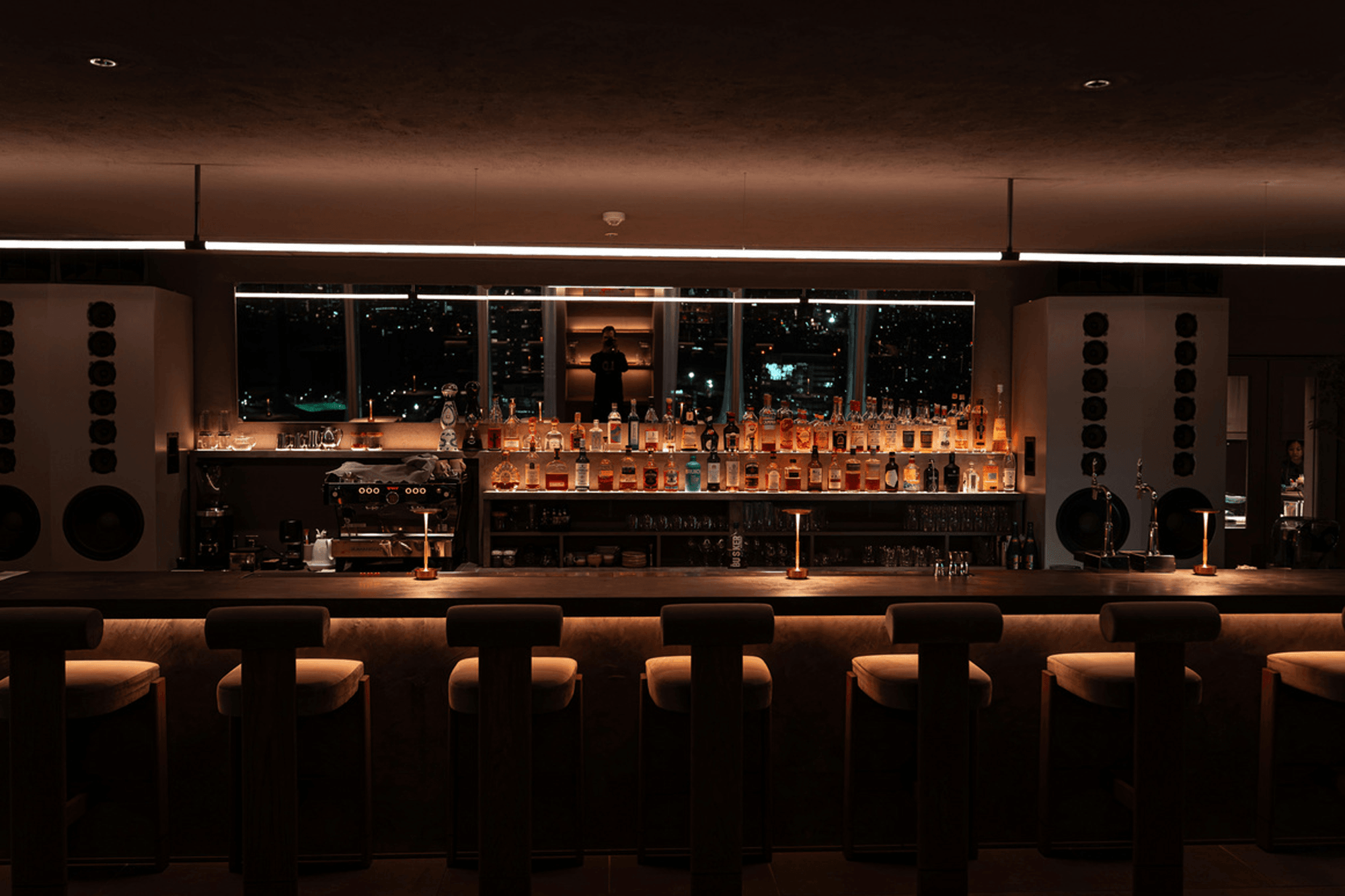 Restaurants & Sports Bars